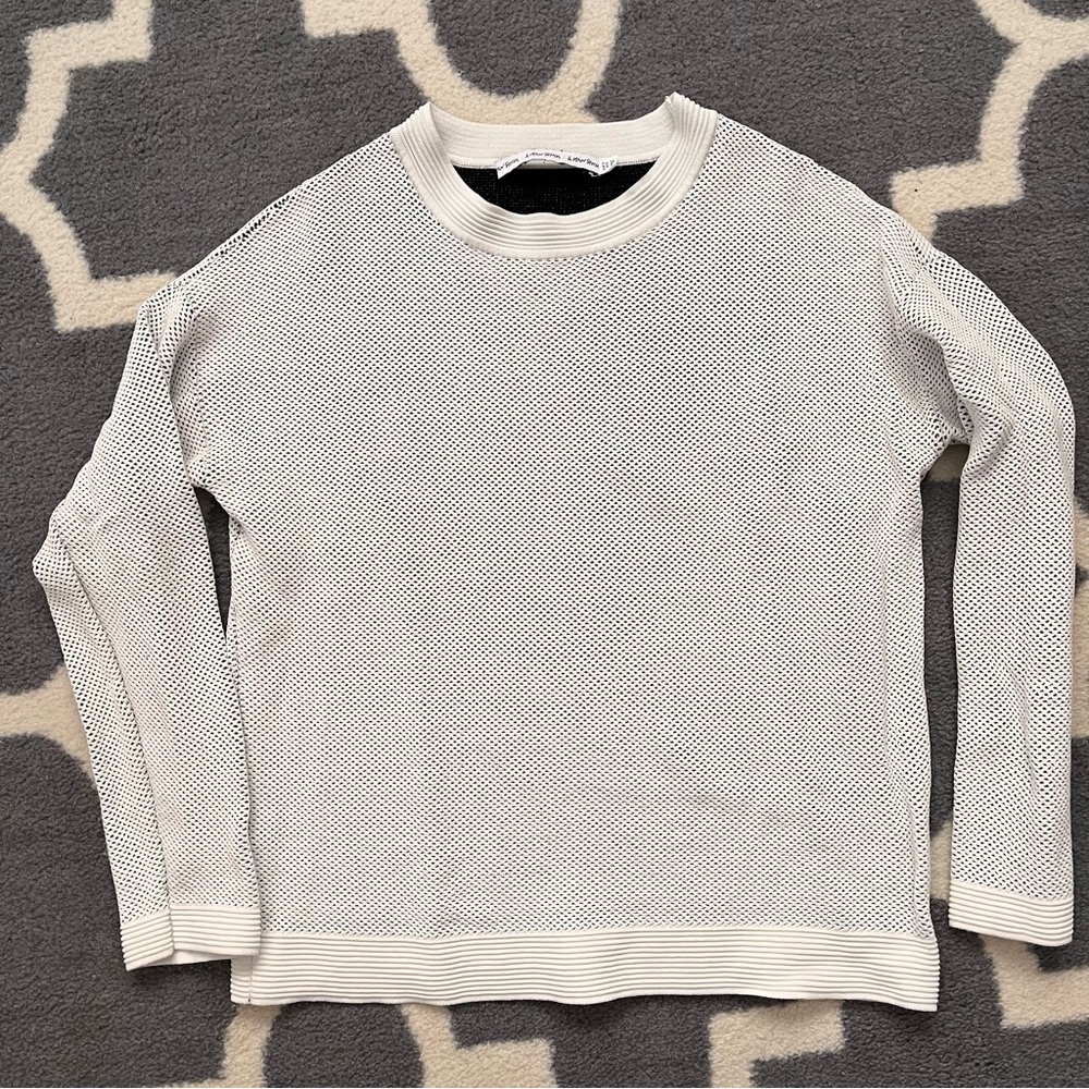 And OTHER STORIES women’s white tech weave crew neck sweater- so cool